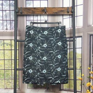 NANETTE LEPORE FLORAL EMBROIDERED BLACK & BLUE LACE UP MIDI SKIRT (8)